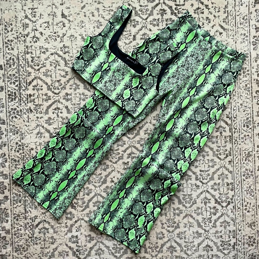 2 for $50 🔥 🐍 PRETTY LITTLE THING Snake Print Set